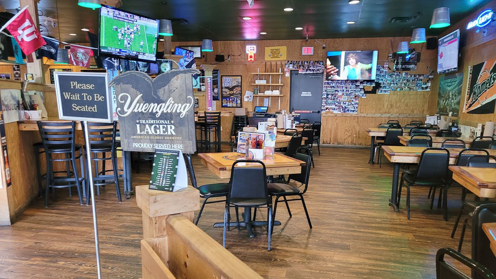 Wings Etc. offers sports environment without all the hoopla.