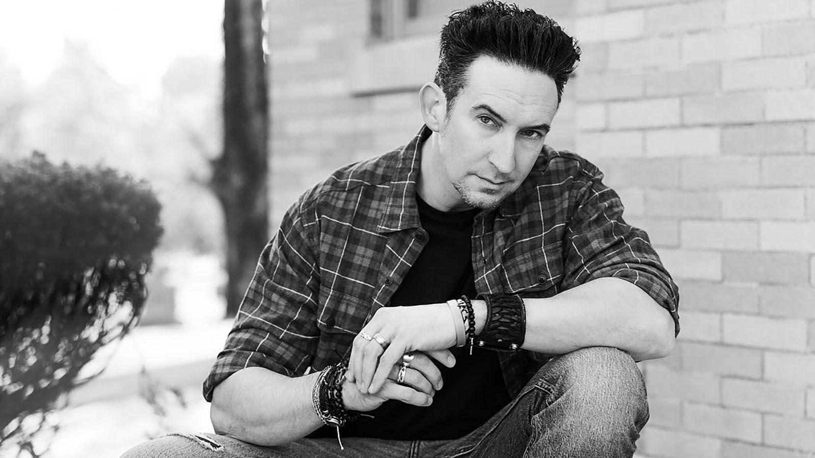 Dustin Pari will present "Ghosts: Do You Believe?" on Friday, April 12, at The Clyde Theatre.